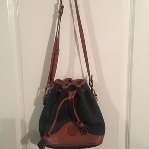DOONEY AND BOURKE CROSSBODY BUCKET BAG